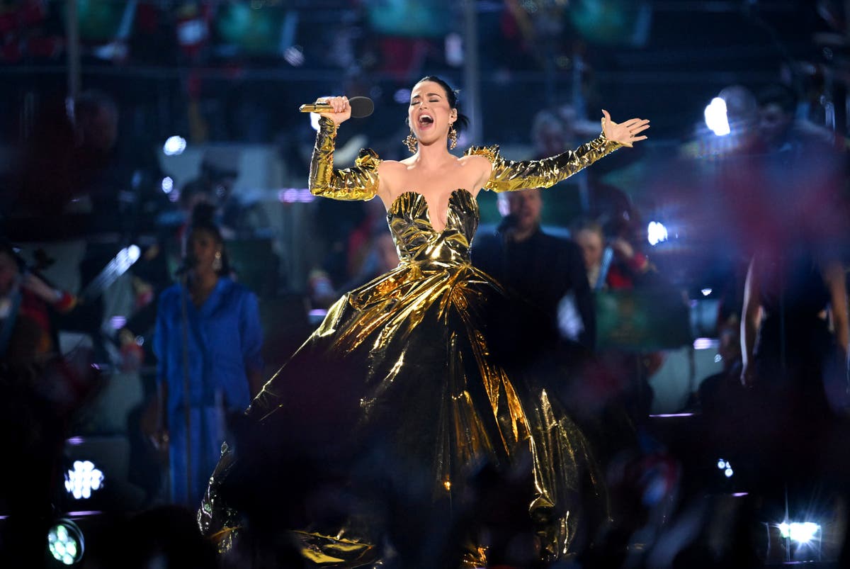 Katy Perry dazzles Crown concertgoers in ‘stunning’ gold dress: ‘Skirt and a Half’