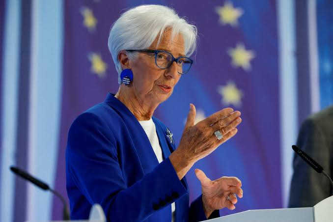Lagarde Says Measured ECB Rate Hikes Remain Appropriate as Euro Zone Inflation Tops 3%