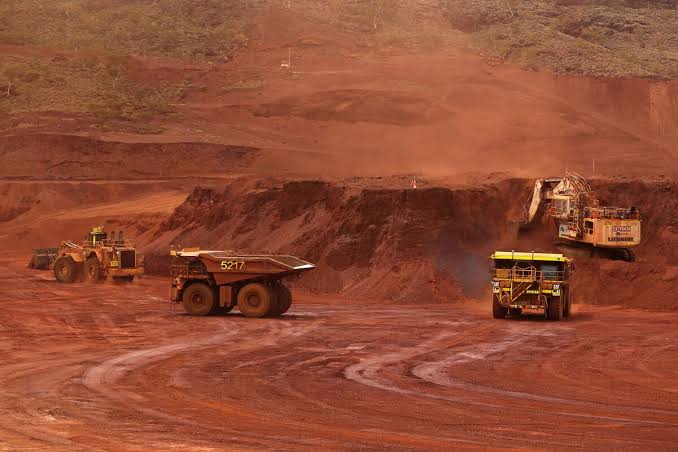 Fortescue Caught in China Iron Ore Standoff as Sales Lag Shipments and Shares Slide