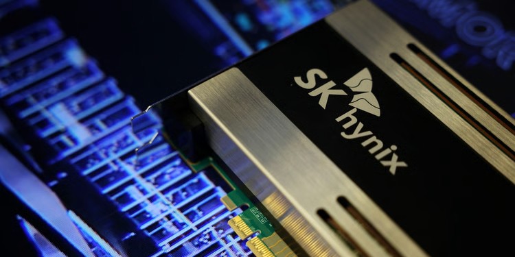 SK hynix Weighs $12 Billion Special Dividend as Memory-Chip Earnings Test the AI Trade