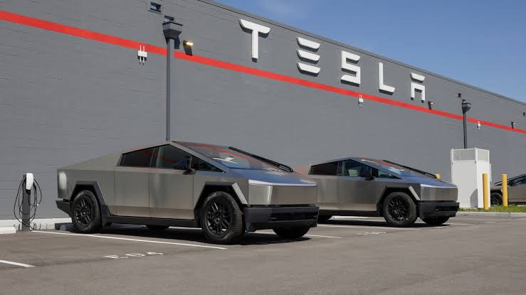 Tesla Margins Recover but Profit Falls as Spending on Robotaxis and Optimus Climbs