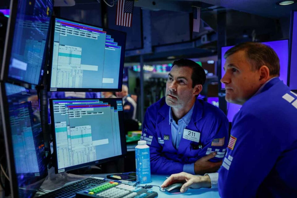 Wall Street Stalls as Investors Rotate Out of Tech Ahead of Bank Earnings and Inflation Data